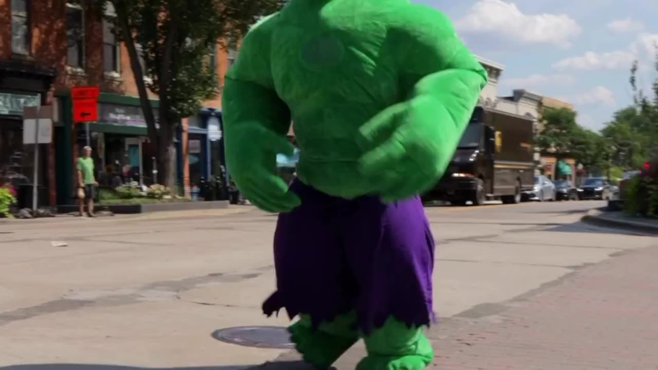 Hulk goes crazy in the city