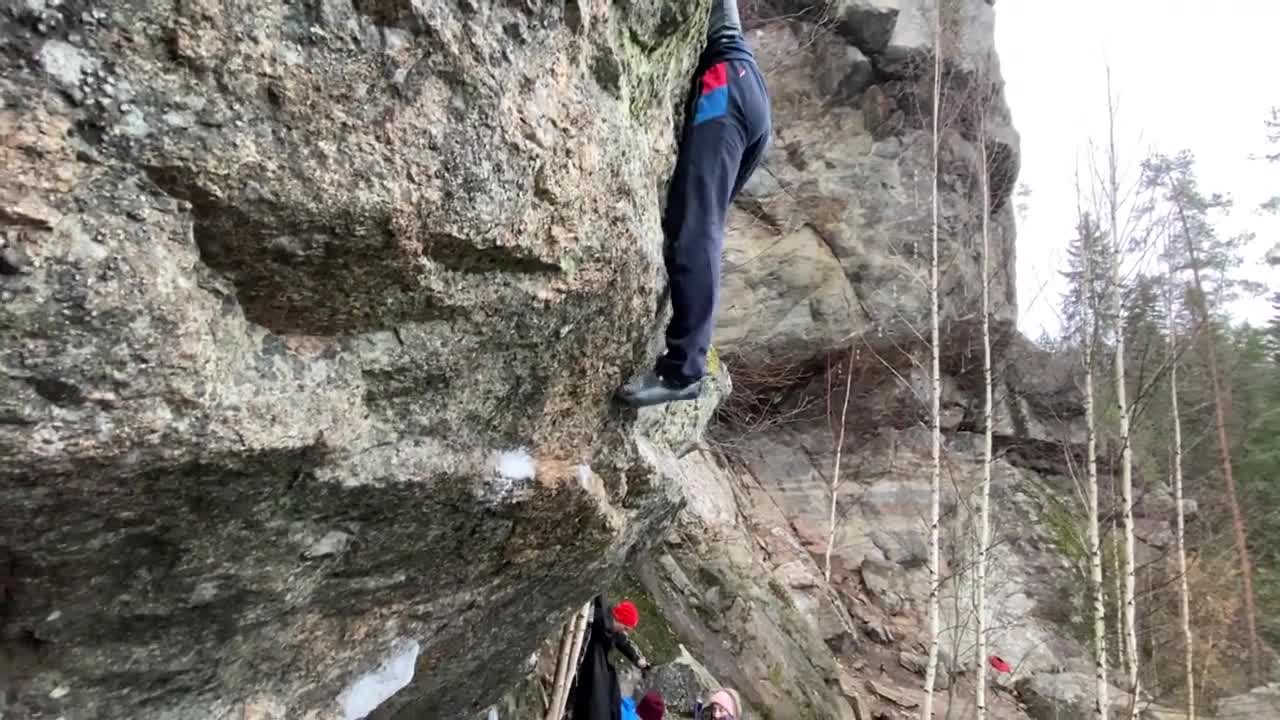 Russian roulette 7C+/8A Triangular Lake - Nikolay Iarilovets