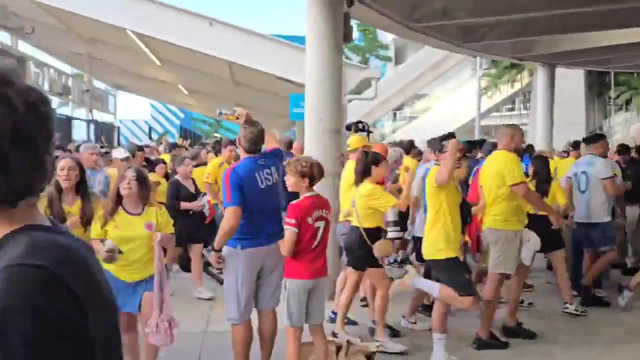 Copa America final delayed as thousands without tickets storm gates to watch Argentina vs Colombia