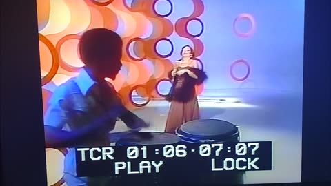 Vickie Sue Robinson 1976 You We're Falling In Love, Turn the beat around (short), Daylight Live