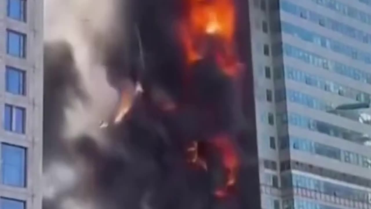 Huge fire rips through office building in China - Viral Information