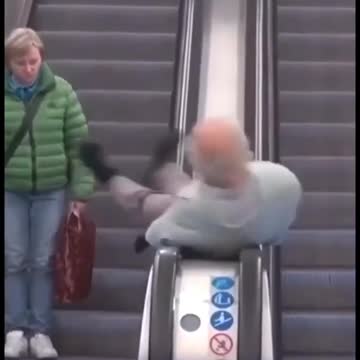 Srindhi shetty on stage#kgf # shorts# support# Yash # kgf2 # yt short