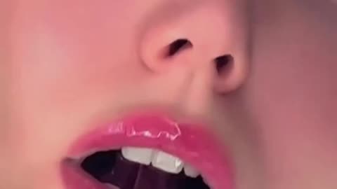 Kissing Girl