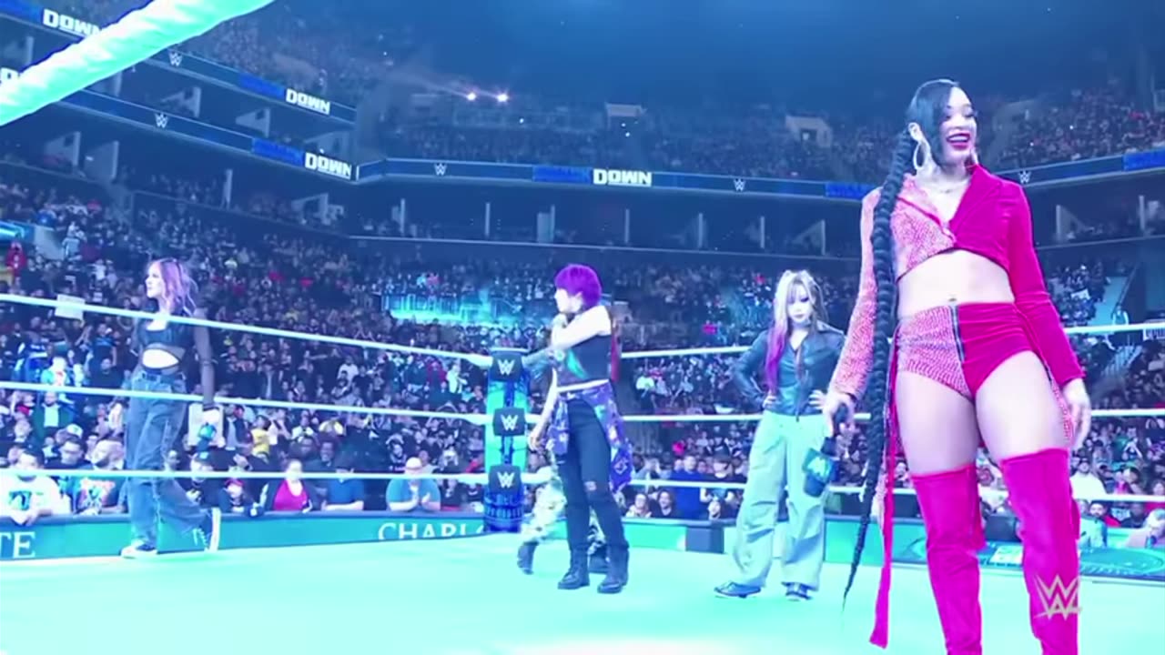 Belair , Flair and Shotzi brawl with Damage CTRL: SmackDown dec. 2023