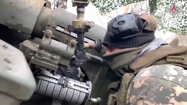 💥 Combat work of crews of 152-mm D-20 howitzers