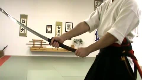 How to hold a Japanese sword