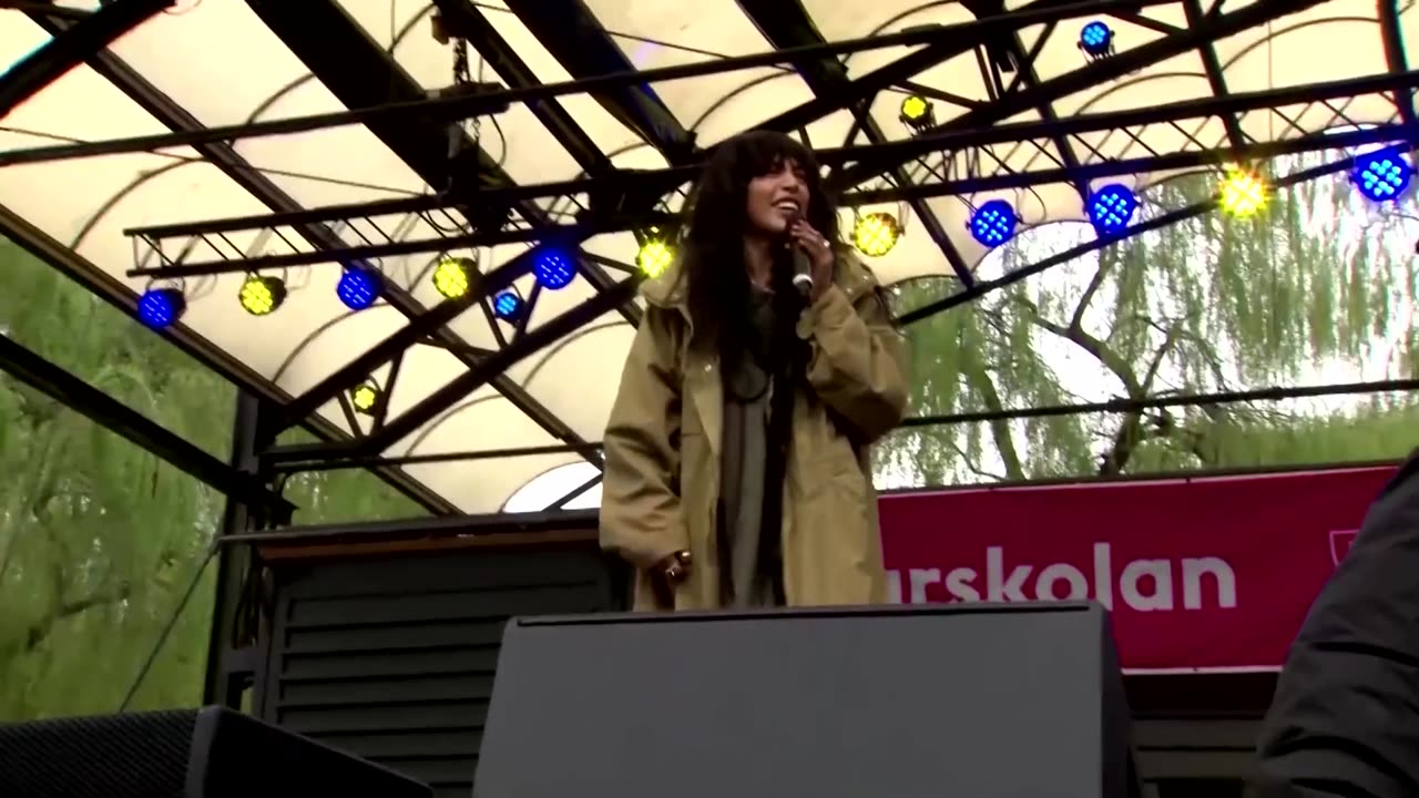 Swedish Eurovision winner Loreen returns home