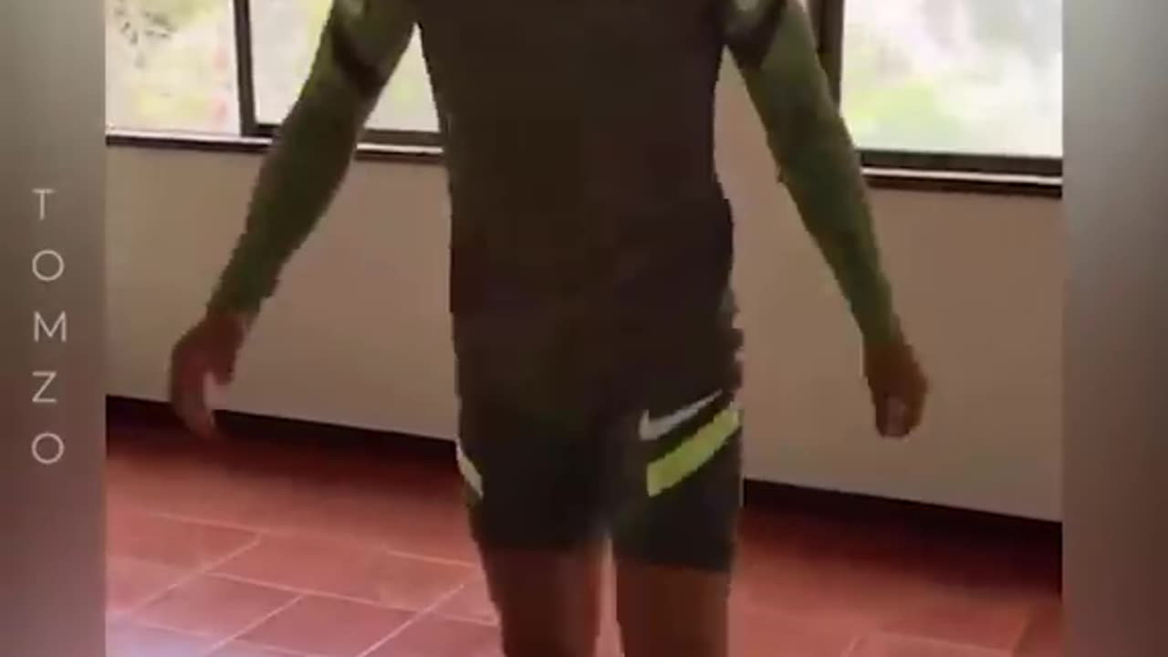 Cristiano Ronaldo Shows his Workout Routine!