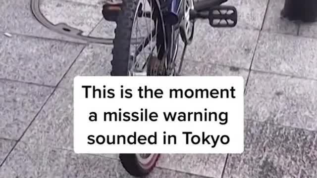 This is the moment amissile warning sounded in Tokyo