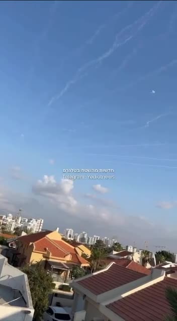 Hamas shoots missiles at Israelis