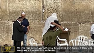 Stunning Outreach In Israel - Messianic Rabbi Zev Porat Preaches