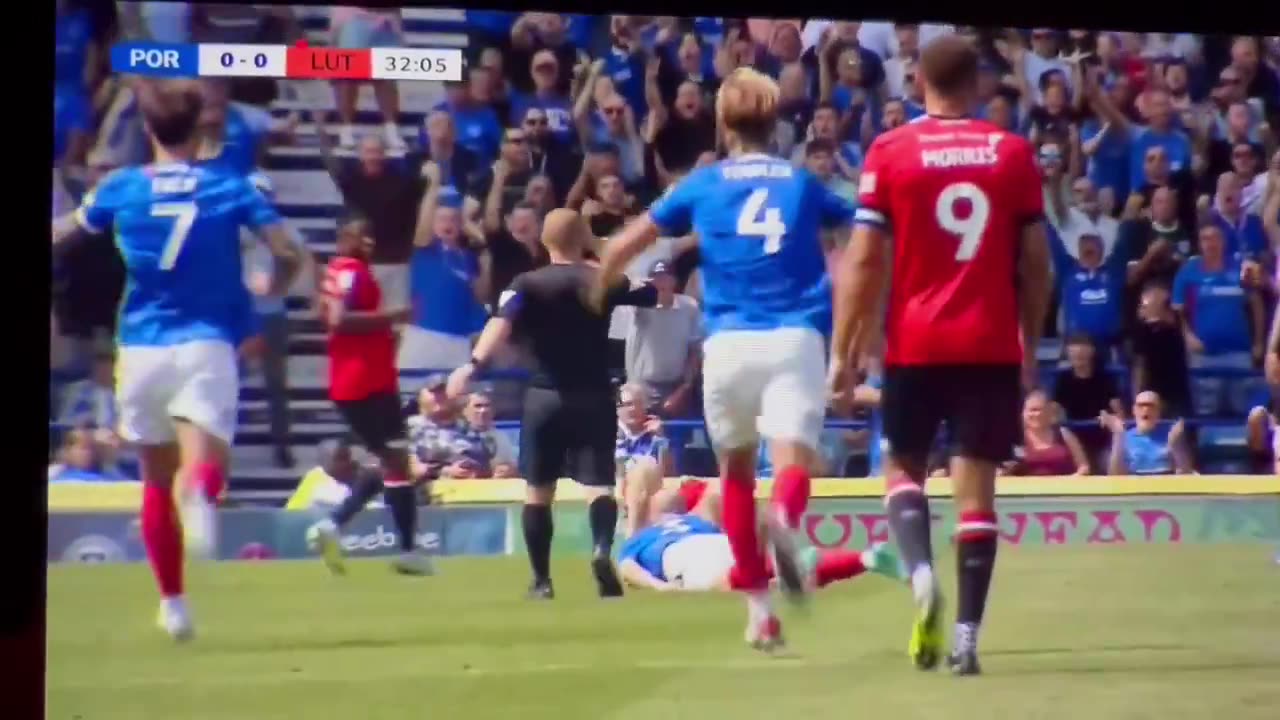 Luton’s keeper getting sent off after wiping out two players is outrageous 🤣