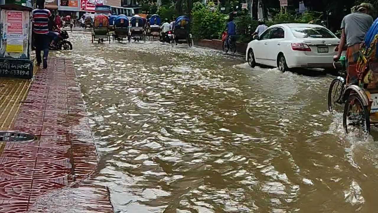রাজধানী ঢাকায় বন্যা