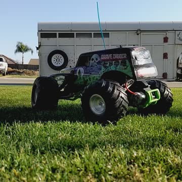 Gravedigger slow motion lawn trimming