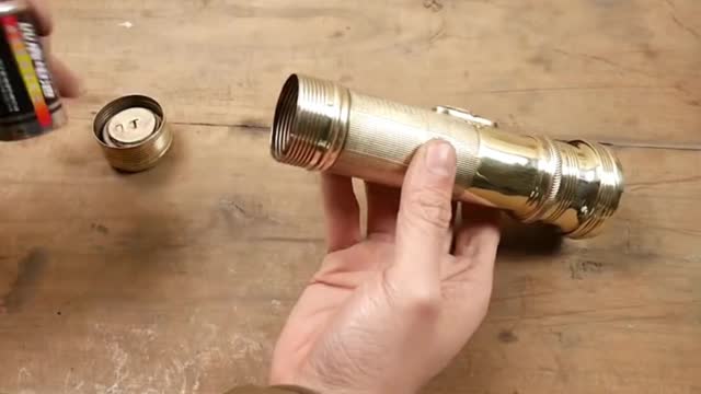 Professional artisan, create a brand-new flashlight