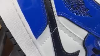 How original Jordan 1 Sneaker looks like