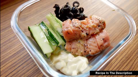 Keto Recipes - Smoked Salmon, Cucumber and Blue Cheese Salad