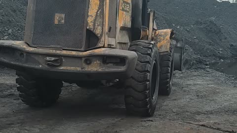 jcb wheeled loader working