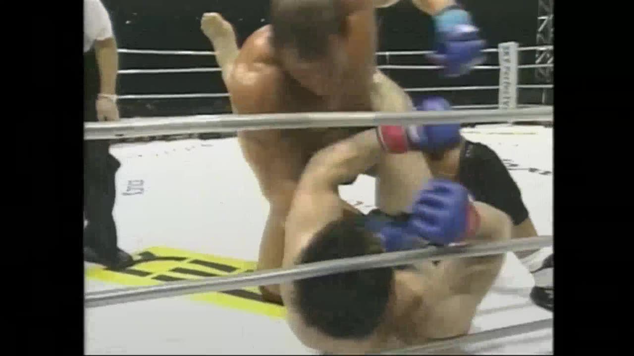 Mark Coleman vs Akira Shoji PRIDE: GP 2000 Finals