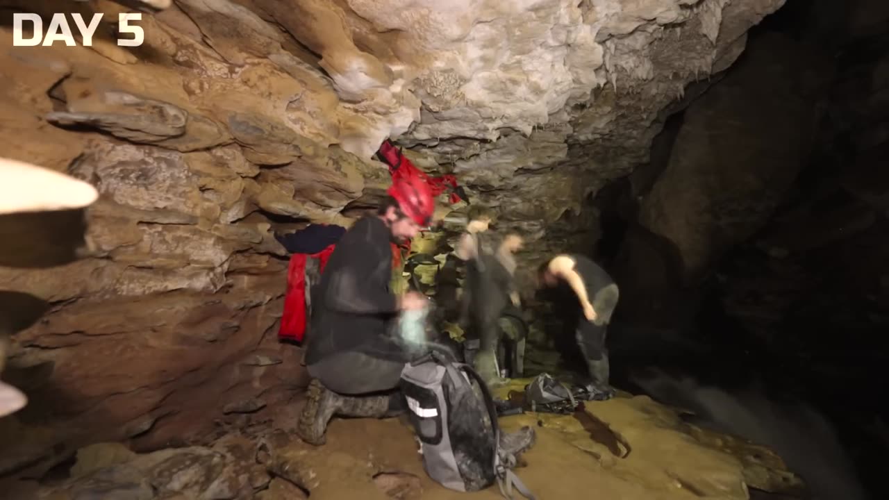 7 days stranded in a cave