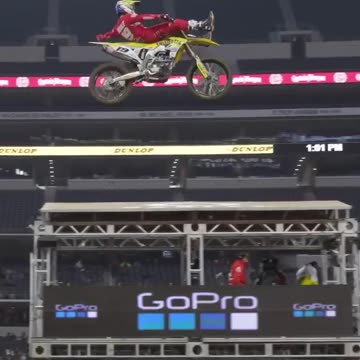 Showing off - Supercross
