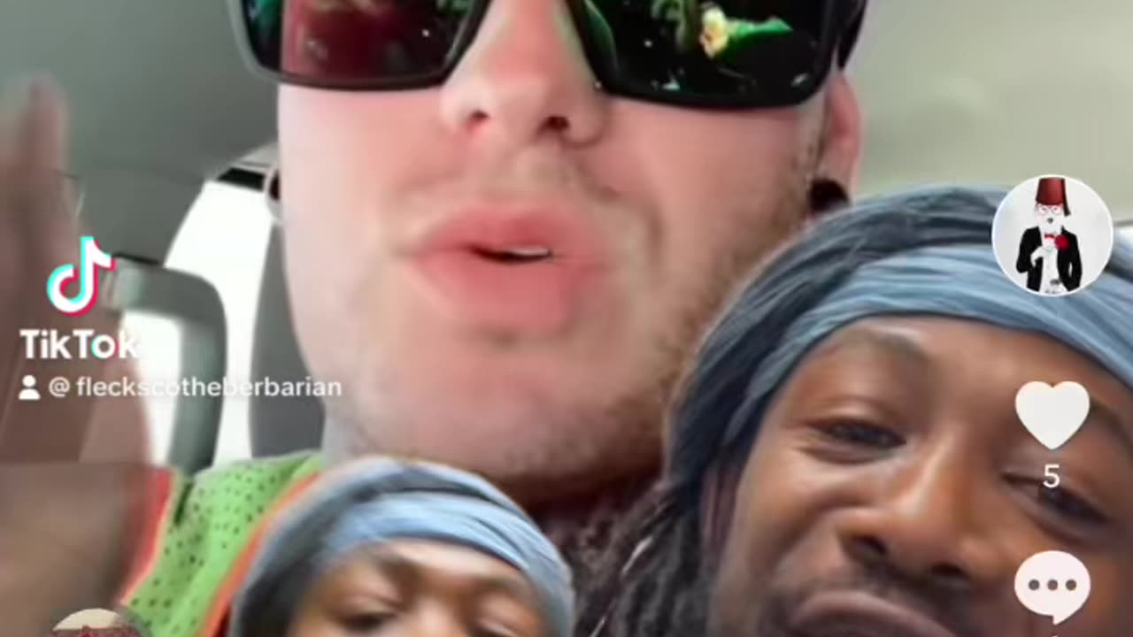 Flecksco deals with troll on TikTok, pt. 3