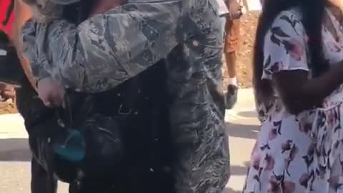 The best hug I’ve ever seen 🥺