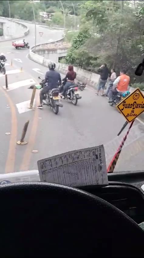 Motociclista arrolló a una mujer en Floridablanca: tres personas quedaron heridas