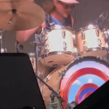 Alex "Gator" Petropulos (Pigeons Playing Ping Pong) - LIVE @ Avondale (Short)