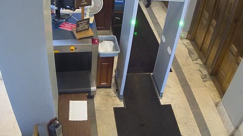 1017RSOB01DelAveADADoor_2021-01-06_10h02min24s737ms.mp4