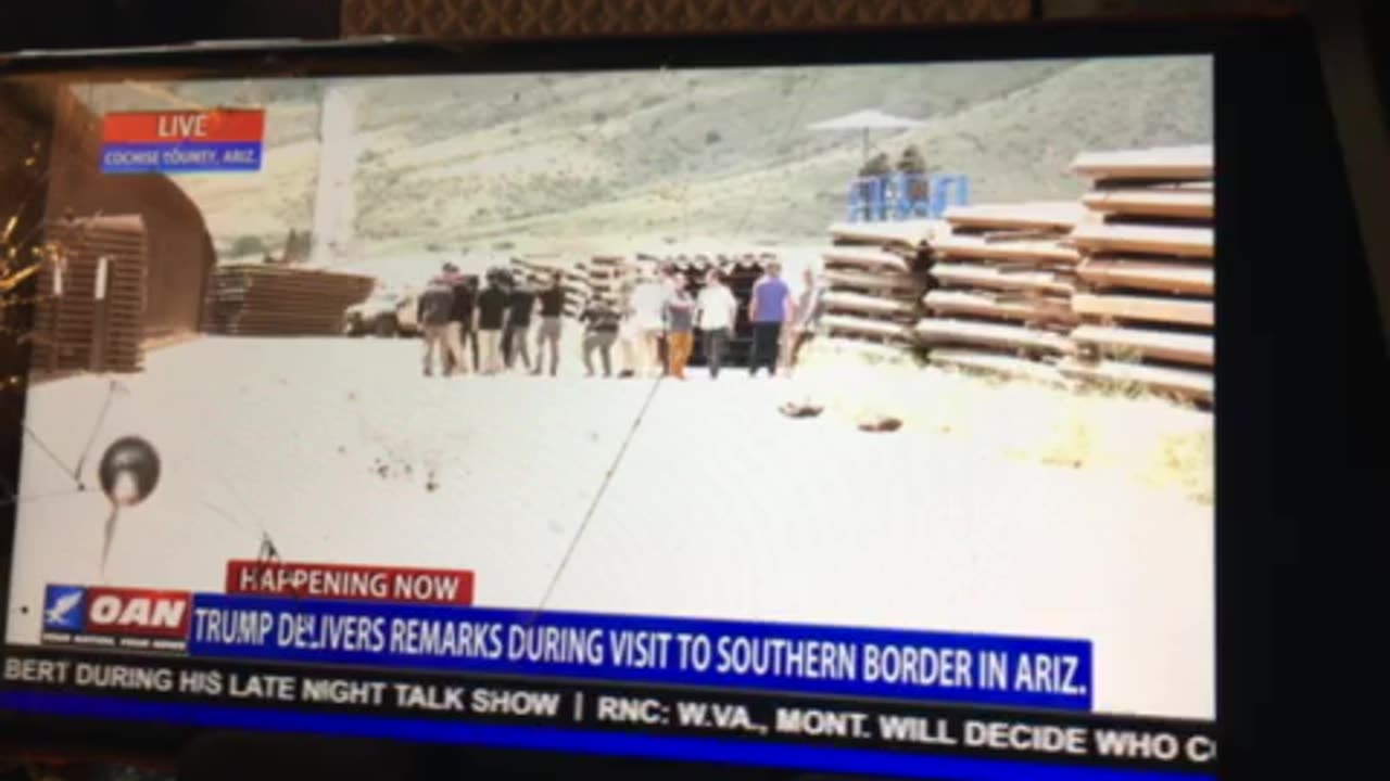 Trump answers reporters questions at Arizona border live