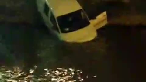 Kadilak sletio u rijeku Miljacku