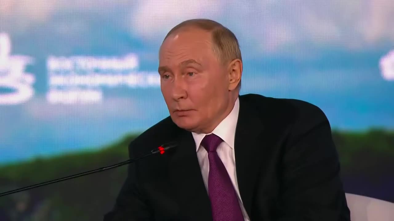 Vladimir Putin hosts economic forum in Russia - September 5, 2024