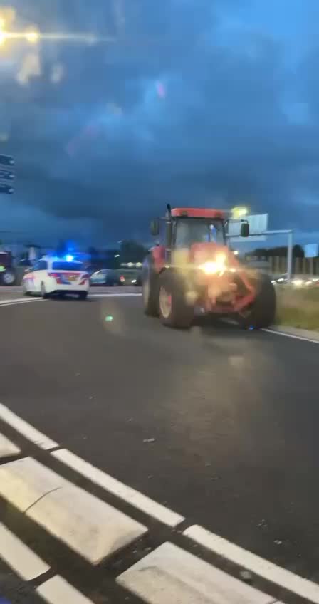 16yr old boy died on by Dutch police🤬