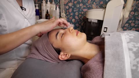 Senior Japanese ESTHETICIANS showing their SKILLS (soft spoken 3 hours)