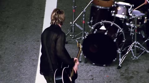 Goo Goo Dolls – Iris [Official Music Video]