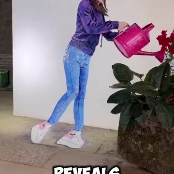 This Guy Draws His Girlfriend on the Wall😱