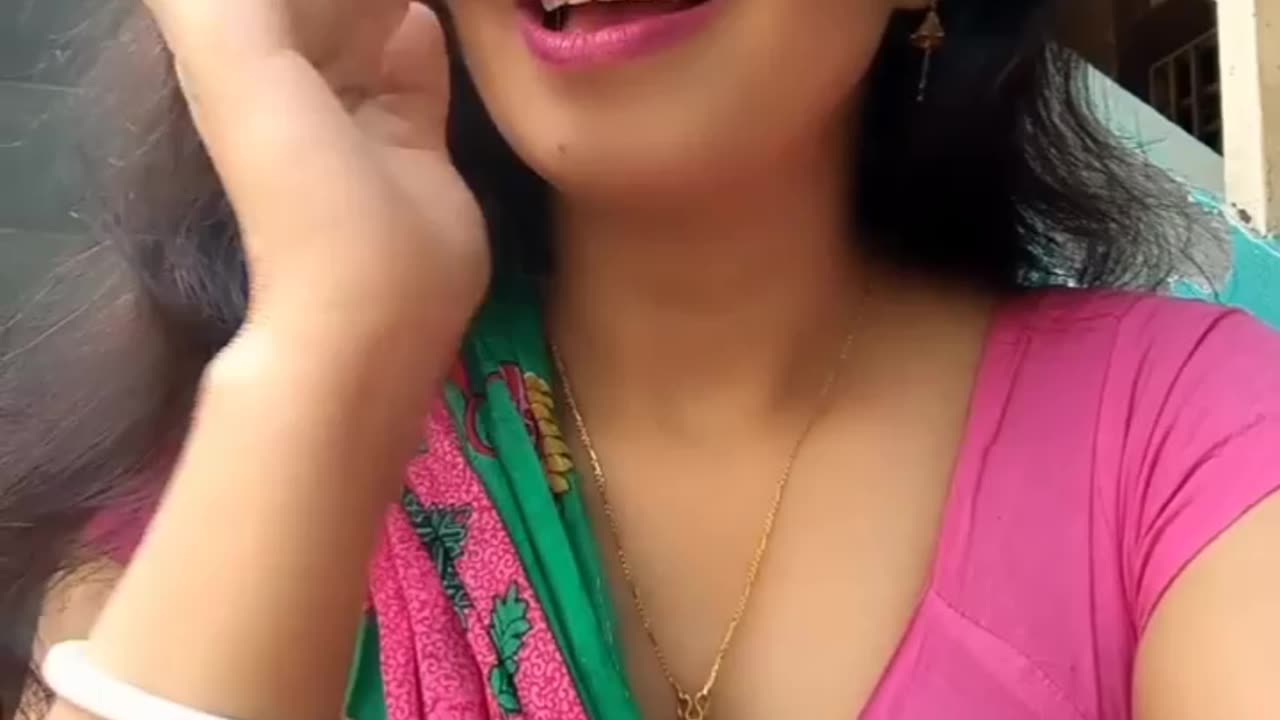 Cute Beautiful Bhabhi Looking Hot Lovely vlog 💕💕💕