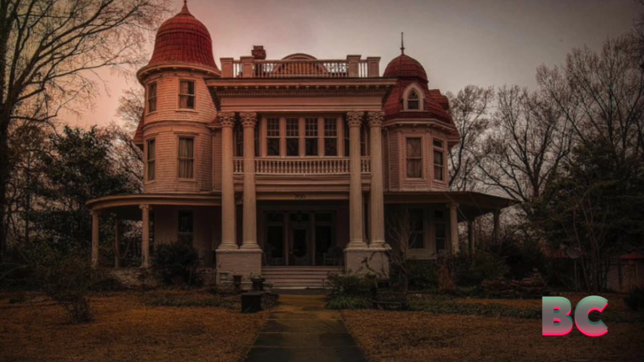 The Story Behind The Most Haunted House in Arkansas