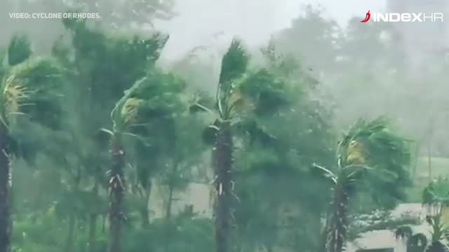 Nevjerojatni supertajfun udara Hong Kong