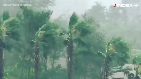 Nevjerojatni supertajfun udara Hong Kong