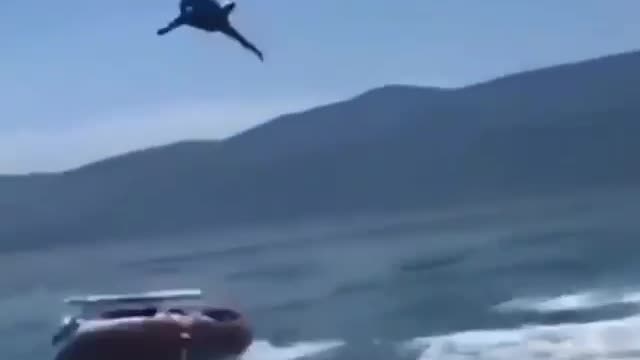 Try not too laugh Funny vedio