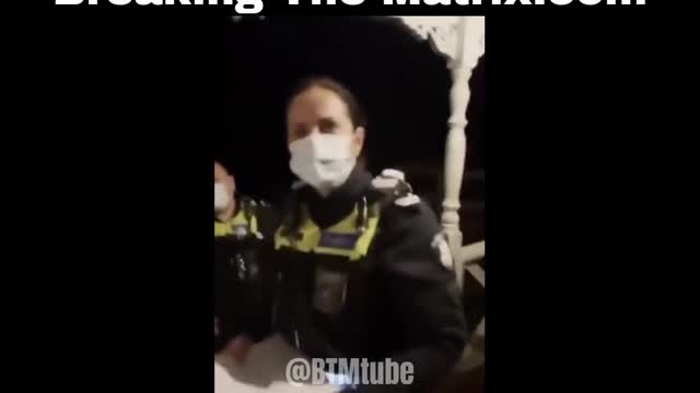 Brave Man telling Aussie Police they've sold out to Corrupt Govt