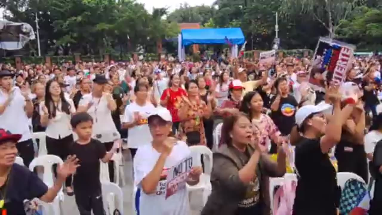 NKAKAKILABOT NA PNGYAYARI PINAKITA SA LIWASANGBONIFACIO, OMG ANG DAMING TAO NAGAGALIT WALA NG TAKOT?