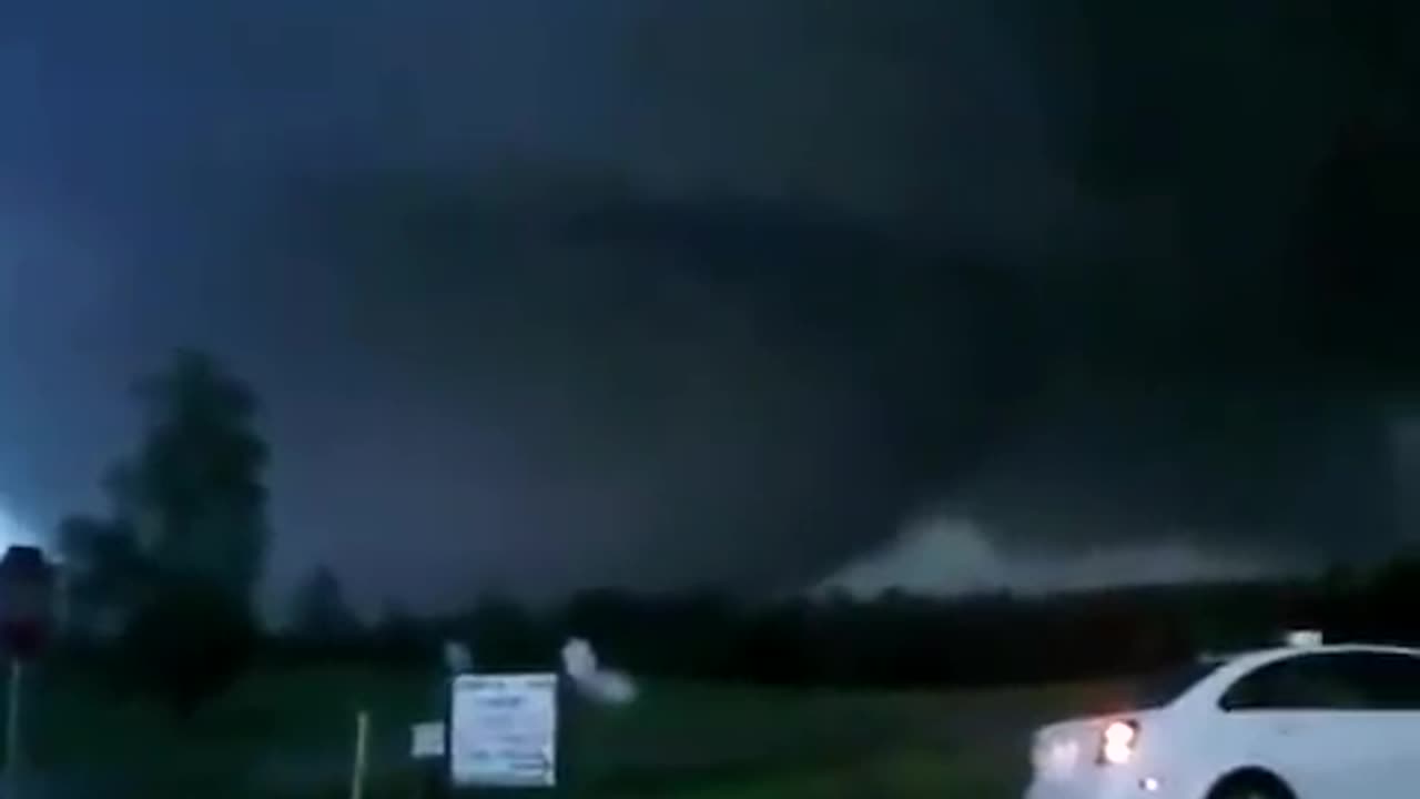 Huge Hackleburg–Phil Campbell Alabama EF5 Tornado April 27, 2011