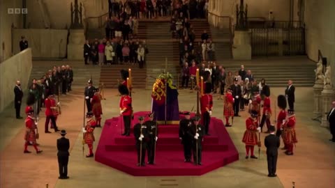 Died Suddenly - Royal Guard at the Queen's Coffin Ceremony Collapses