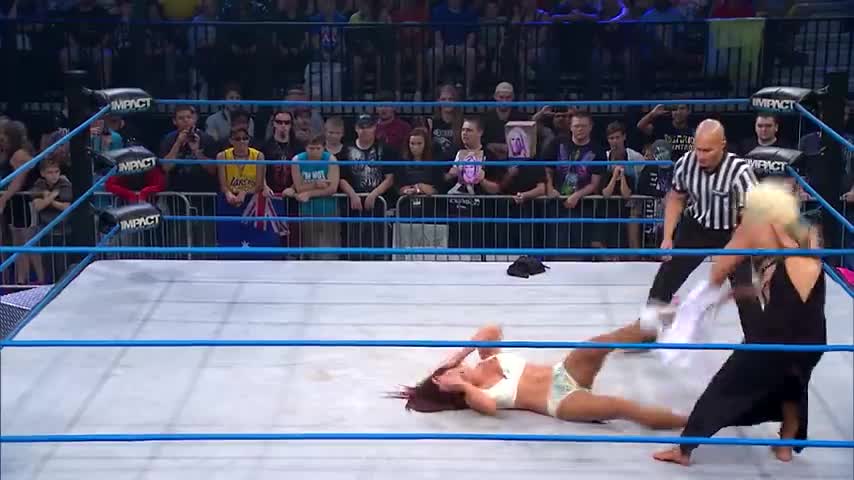 The knockouts evening gown match madison Rayne vs Angelina love