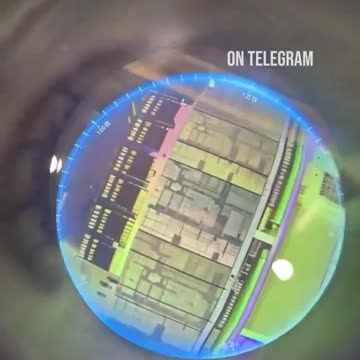 The iPhone's nanotechnology chip under a microscope - Crazy
