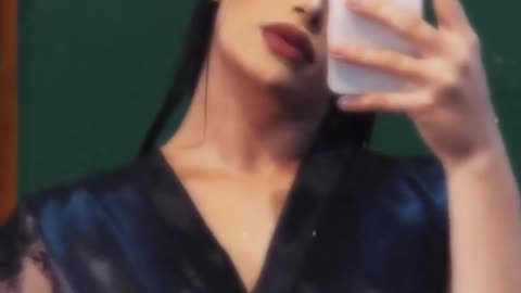 Tgirl with various curves to you