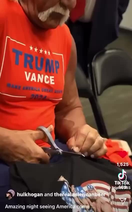 Very sweet of Hulk Hogan before being on stage at the DNC.